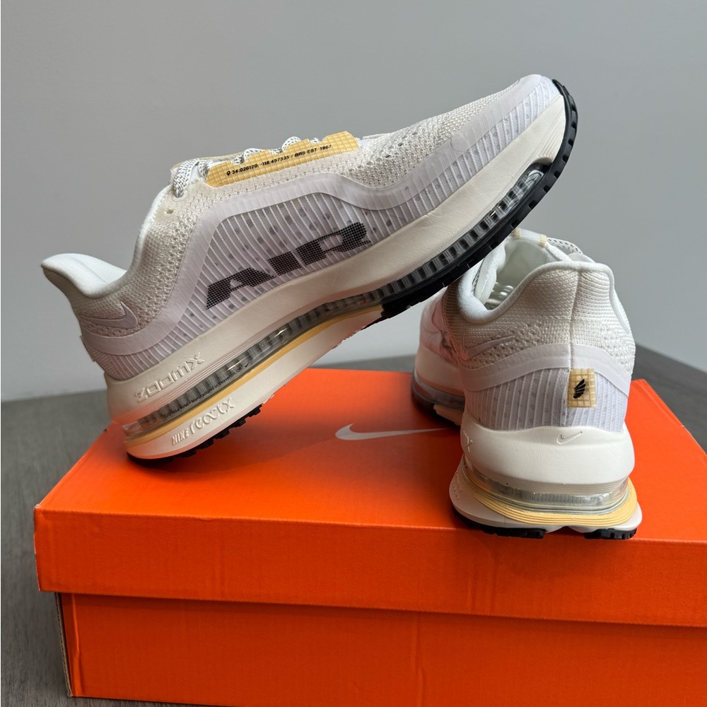 Women’s Nike Pegasus Premium - Picture 3 of 5